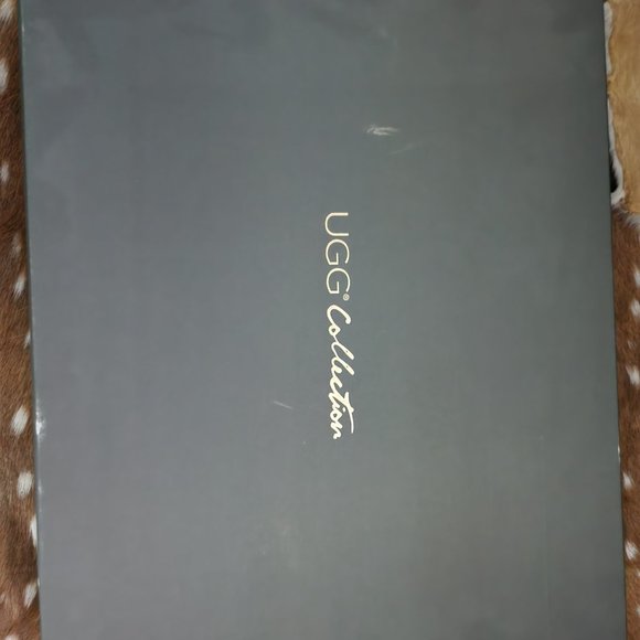 Ugg Collection - Picture 2 of 6